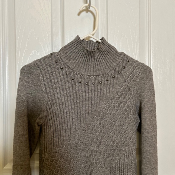 Le Château Grey Sweater Dress - Picture 2 of 4